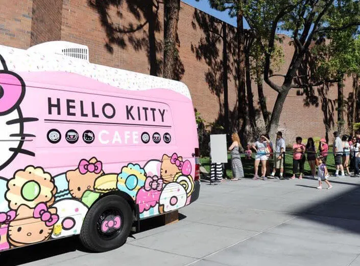 Hello Kitty Cafe Truck - Westfield Galleria at Roseville (Serving Pastries, Cakes & Doughnuts, Cookies, Shirts, etc.) | Japanese-City.com