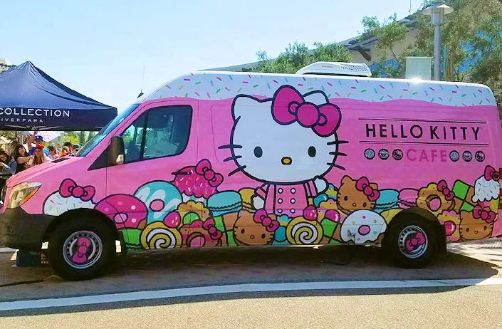 2019 Hello Kitty Cafe Truck West - Glendale Galleria Mall Appearance (Super Cute Treats!)