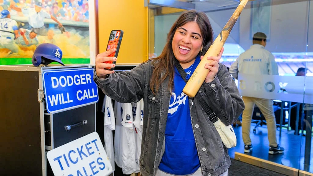 2024 Dodger Stadium Tours: Behind-the-Scenes Tour-Fans Visit Some Most Restricted & Non-Public Areas  | Japanese-City.com