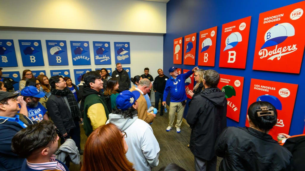 2025 LA Dodgers Stadium Tour: Visit the Field and the Vin Scully Press Box!  | Japanese-City.com