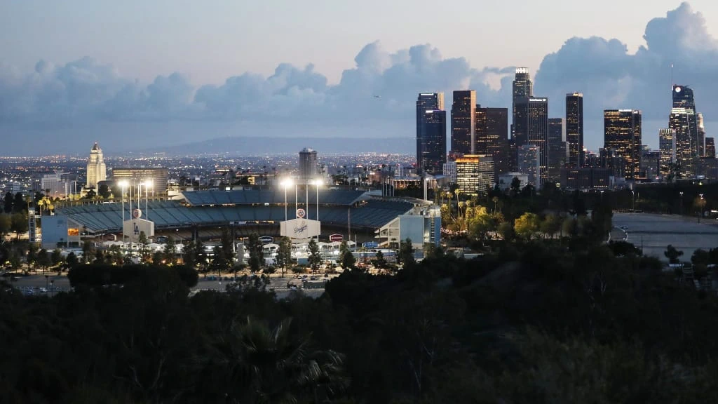 2025 LA Dodgers Stadium Tour: Visit the Field and the Vin Scully Press Box!  | Japanese-City.com