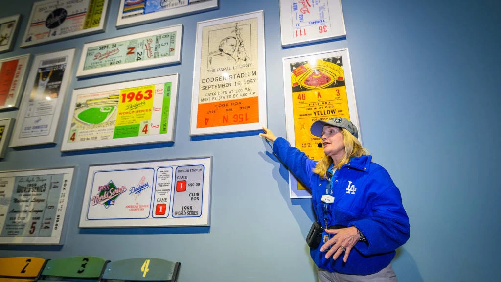 2025 LA Dodgers Stadium Tour: Visit the Field and the Vin Scully Press Box!  | Japanese-City.com