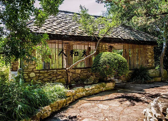 Zilker Botanical Gardens in Austin Texas with Japanese Tea House | Japanese-City.com
