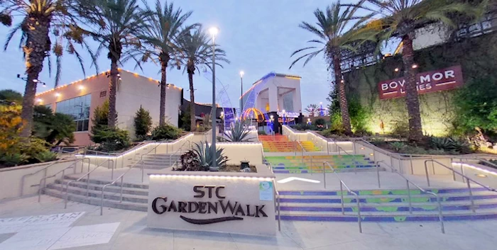 STC Anaheim Gardenwalk | Japanese-City.com