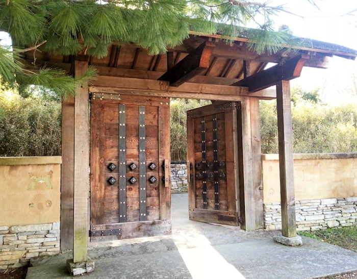 Yuko-En on the Elkhorn (Japanese Stone Garden, Tea House, Koi, Stroll Garden) | Japanese-City.com