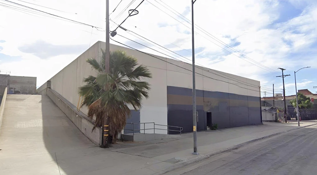 Aurora Warehouse | Japanese-City.com